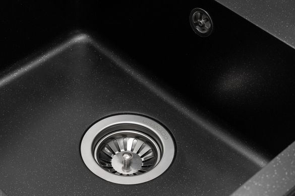 Кухонная мойка GRANADO AVILA Black Shine врезная 615х495 мм, с сифоном (0501)