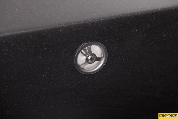 Кухонна мийка GRANADO LINARES Black Shine врізна 675x495 мм, із сифоном автомат (0801)
